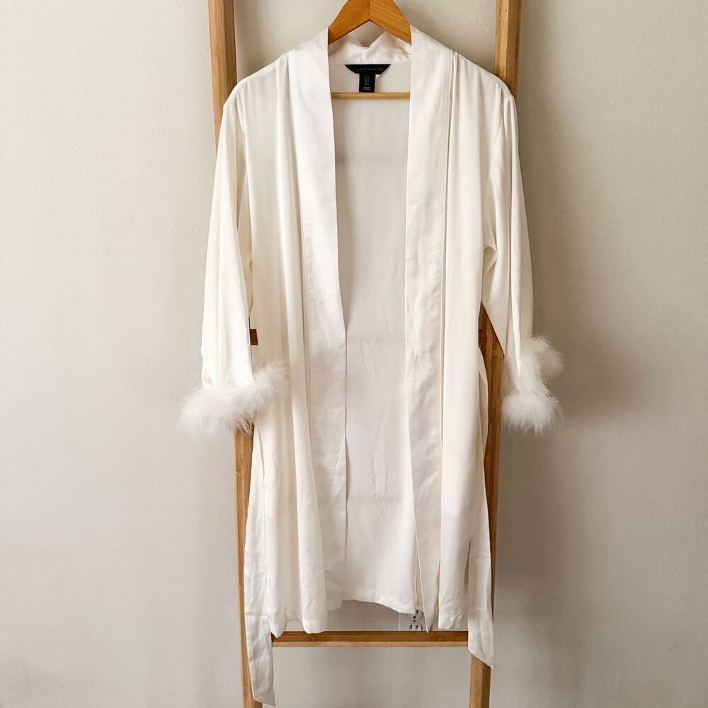 House of Harlow 1960 White Satin Robe Feather Trim Bridal Size Small